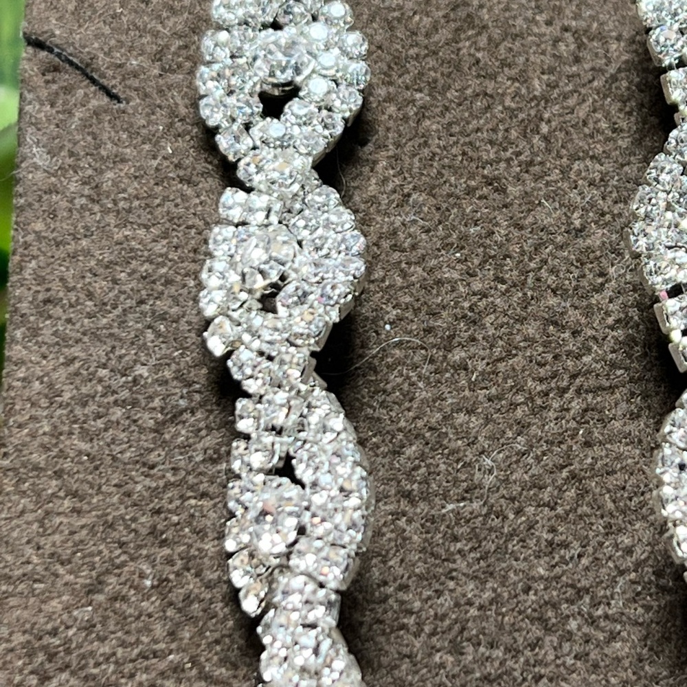 VTG| Rhinestone Crystal Twisted Necklace ✨🤍 - Picture 2 of 15